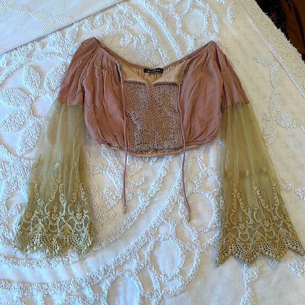 KALI EMBROIDERED CROP TOP SMALL